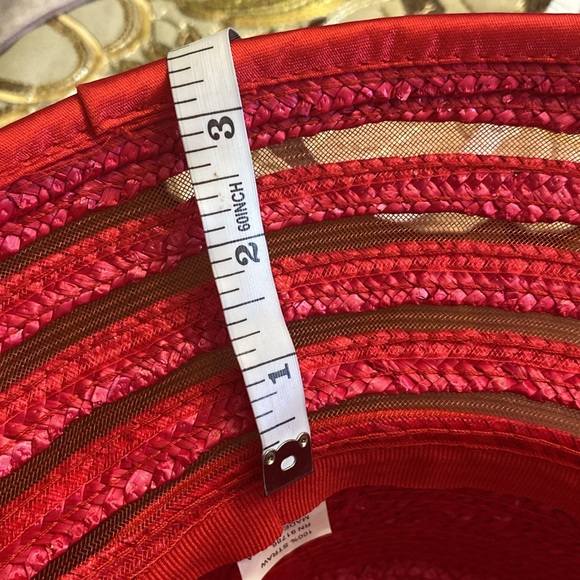 🌹Red Vintage woman’s 💯 draw dress hat with feathers and big side Rose 13.5”RND - Picture 11 of 12